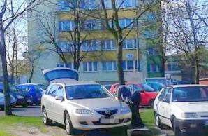 Sąd w Gdańsku zdecyduje czy po policyjnej strzelaninie wyjdzie na wolność Piotr W., który w sądzie jest inwalidą, a poza sądem nie. Spłonęło auto człowieka, który skarżył się oficjalnie na przepustki z więzienia Adama J. 