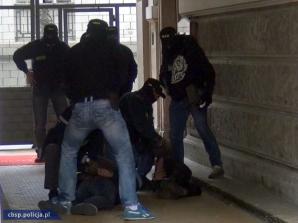 Spektakularne zatrzymanie Izraleczyka i dwóch Jordańczyków w Al. Ujazdowskich w Warszawie