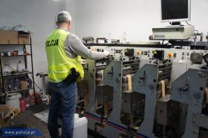 Łódź: Zlikwidowano drukarnię produkującą opakowania do lewych papierosów!