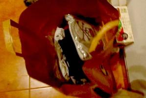 [VIDEO] Nocne uderzenie Rutkowskiego i Policji w handlarzy podrabianą odzieżą drogich, światowych marek!