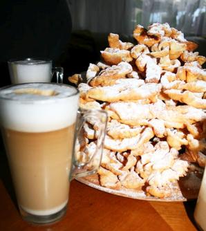 Kruche faworki elementem ostatnich dni Karnawału!