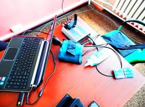 [VIDEO] W Sądzie Okręgowym w Radomiu po 5 latach, 3 zawodowych sędziów nie uznało opinii biegłego, że rolnik bez palca i z 3 pokrzywionymi NIE MÓGŁ wyraźnie podpisać się na dokumencie. Nie przesłuchali biegłej wskazującej na fałszerstwo sołtys wsi Sucha!