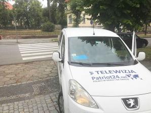 [VIDEO] Pracodawczyni z Kłodzka, po 2 latach od złożenia wniosku o ściganie miejscowej prokurator Małgorzaty Sałackiej, została w końcu wczoraj przesłuchana. Czy wzorem pracy prokuratora będzie lekceważenie procedur? Czy zatriumfuje sprawiedliwość?