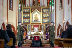 Była niezwykle odważna, i w czasach „Solidarności”, i w obliczu choroby, i w obliczu śmierci