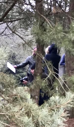 [VIDEO] Czy cmentarnych śmieci na terenie probostwa w Trzeszczanach nie chce odnaleźć prokurator Sylwia Albrecht? Czy śmiertelne zagrożenie dla ludzi i zwierząt to dla niej żarty i powód do śmiechu?