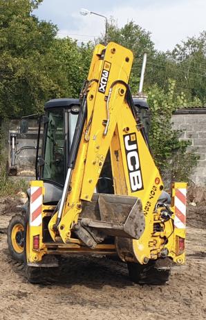 Kradzież koparki i zagęszczarki w Starych Babicach. Maszyn poszukuje KRZYSZTOF RUTKOWSKI