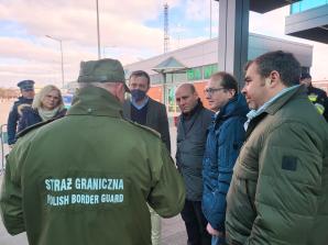 Sekretarz Stanu Szymon Szynkowski vel Sęk wraz z Parlamentarzystami Niemieckimi odwiedził granicę polsko-ukraińską