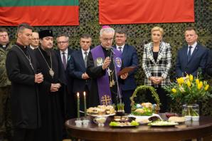 Spotkanie wielkanocne z funkcjonariuszami i żołnierzami Litewsko-Polsko-Ukraińskiej Brygady w Lublinie z udziałem wiceministra Macieja Wąsika