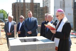 [VIDEO] Uroczystość wmurowania kamienia węgielnego pod budowę Centrum Nauk Medycznych w Akademii Nauk Stosowanych w Lublinie z udziałem szefa MEiN