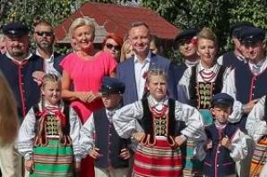 Para Prezydencka na dożynkach w Kolonii Boćki