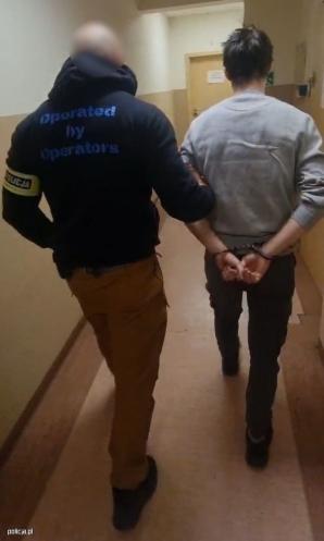 Nie udało się ukraść kobietom torebek, to ukradli 120 bułek