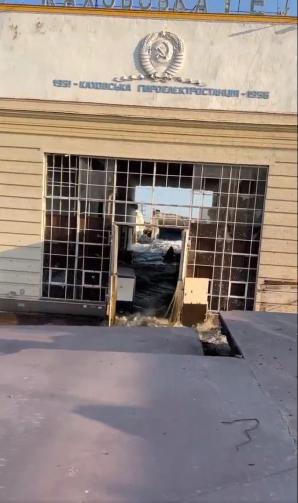 Ukraiński prezydent nazwał aktem terroryzmu wysadzenie zapory Kachowskiej Elektrowni Wodnej