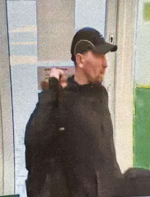 Sąd Rejonowy w Świnoujściu uznał racje Patriot24.net i Biura Rutkowski. Nie zgodził się wczoraj na umorzenie przez prokuraturę i policję w Świnoujściu sprawy 2-krotnego ataku na nasz wóz telewizyjny z użyciem noża!