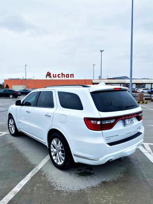 [VIDEO] RUTKOWSKI: Julinek Park pod Warszawą i zuchwała kradzież białego Dodge Durango – Biuro Rutkowski poszukuje sprawców!