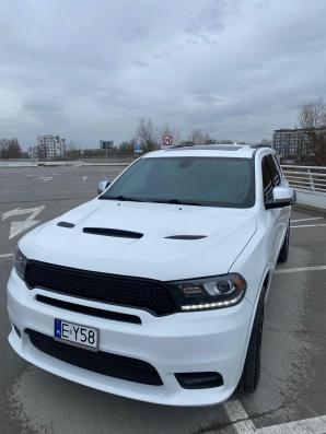 [VIDEO] RUTKOWSKI: Julinek Park pod Warszawą i zuchwała kradzież białego Dodge Durango – Biuro Rutkowski poszukuje sprawców!