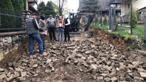 [VIDEO] PATRIOT24 RUTKOWSKI W AKCJI  Bezkarna dewastacja dojazdu do pensjonatu w Zakopanem! Czy urzędnicy podejmą skuteczną interwencję?