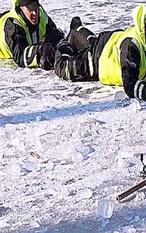 Policja przestrzega: ostrożnie na lodzie!