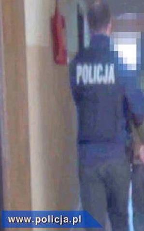 18-latka zabiła. Tajemnicze morderstwo przy drodze