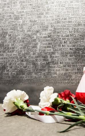 Obchody Dnia Pamięci Ofiar Zbrodni Katyńskiej z udziałem premier Szydło
