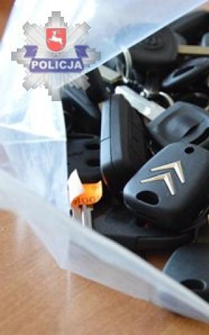 Wpadli z podrobionymi akcesoriami samochodowymi