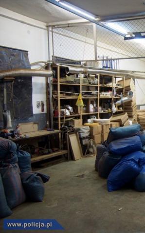 Nielegalna wytwórnia papierosów w powiecie otwockim 