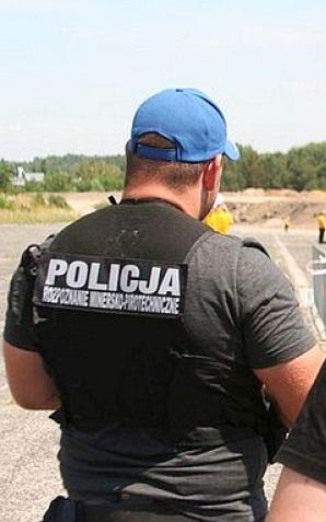 Policjanci dbają o bezpieczeństwo pielgrzymów, którzy przybyli do Polski na Światowe Dni Młodzieży