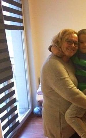 Rodzina wdzięczna policjantom za uratowanie ich kotka