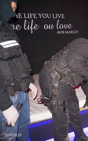 Śląsk: Zyski z prostytucji. Służby weszły do kilku klubów nocnych. Są zatrzymania