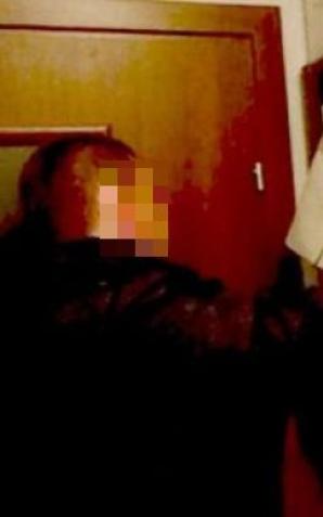 [VIDEO] Nocne uderzenie Rutkowskiego i Policji w handlarzy podrabianą odzieżą drogich, światowych marek!