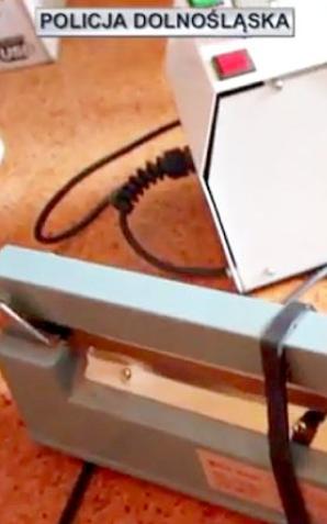 [VIDEO] Nielegalnie handlowali lekami – pokrzywdzonych jest ponad 1000 osób z całego kraju