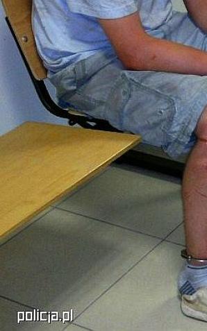 22-letni nożownik, który zaatakował policjanta z Tarnowa zatrzymany! 