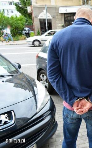 Kryminalni z Gdyni zatrzymali poszukiwanego 7 listami gończymi