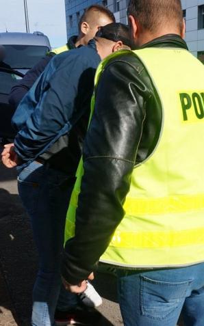 [VIDEO] Uprowadzili 34-latka i chcieli zmusić go do zawarcia niekorzystnej umowy