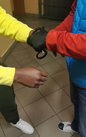 [VIDEO] Zatrzymali członków międzynarodowej grupy przestępczej i zabezpieczyli ponad 1,5 mln złotych