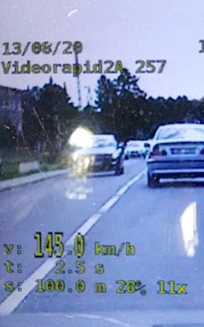 [VIDEO] 145 km/h w obszarze zabudowanym...