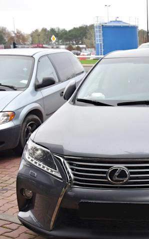 Poszukiwany Lexus odnaleziony na granicy w Terespolu. Pojazd chcieli wywieźć na Białoruś