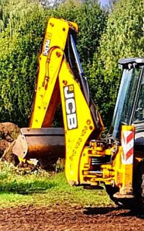 Kradzież koparki i zagęszczarki w Starych Babicach. Maszyn poszukuje KRZYSZTOF RUTKOWSKI