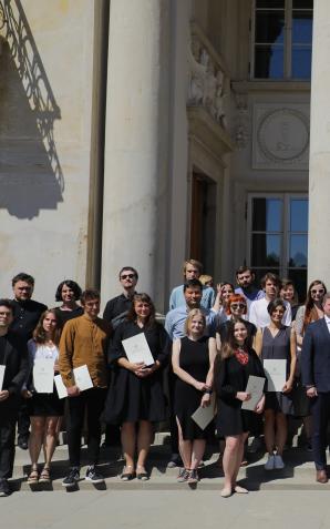 XXI edycja programu stypendialnego „Gaude Polonia” rozstrzygnięta! We wszystkich dotychczasowych edycjach „Gaude Polonia” przyznano 864 stypendiów dla twórców z 14 państw: Albanii, Armenii, Białorusi, Bułgarii, Gruzji, Kazachstanu, Macedonii, Mołdawii