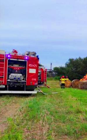 Hallo, styrta się pali