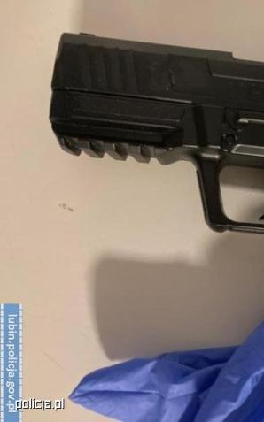 15- miesięczne dziecko, matka, agresor, narkotyki i wiatrówka. Groźny koktajl z Lubina