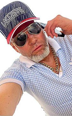 [VIDEO] BIURO RUTKOWSKI: Poszukiwania 33-letniego Adama Barchańskiego nadal trwają !!! Zaginiony może poruszać się białym Renault Trafic SPS 90984. Wiesz gdzie jest? Dzwoń na numer alarmowy BIURA RUTKOWSKI 600 007 007