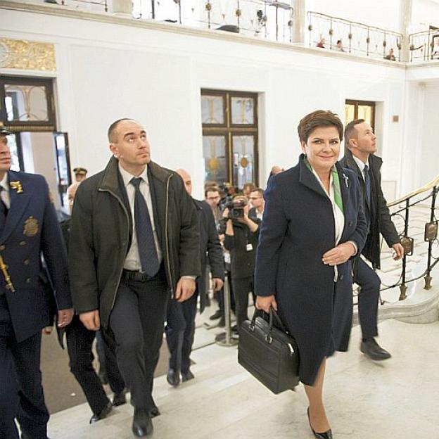 Premier Beata Szydło: Przywracamy sprawiedliwość społeczną polskim obywatelom