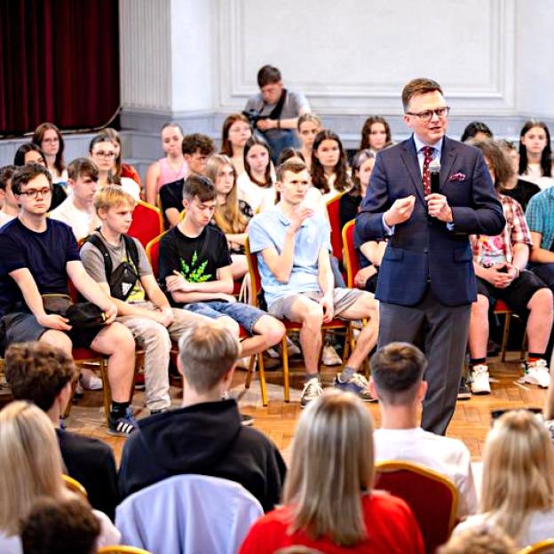 [VIDEO] Lekcja obywatelska Marszałka Sejmu z młodzieżą z województwa śląskiego
