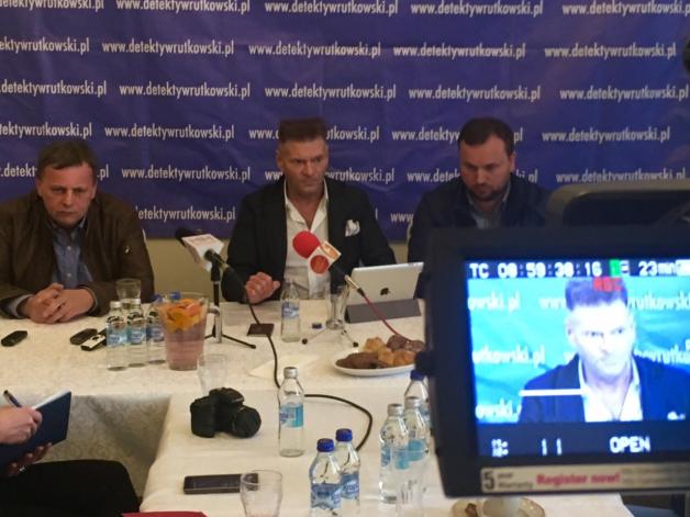 Sprawca podpaleń maszyn w Tokarzewie to ktoś lokalny? Rutkowski na tropie podpalaczy. 20 tysięcy złotych nagrody za wskazanie sprawcy