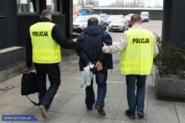 Wyłudzili z NFZ pół miliona złotych