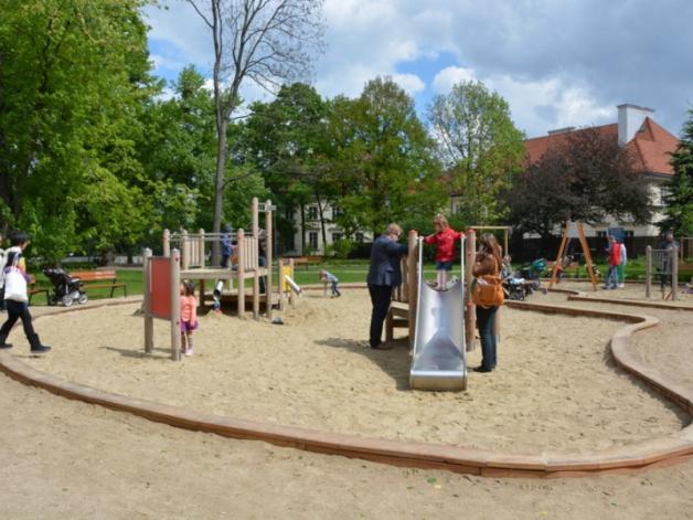 Ruszyły wiosenne kontrole placów zabaw