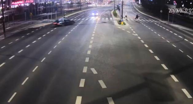 Pijany wjechał pod prąd i prawie potrącił rowerzystę! 