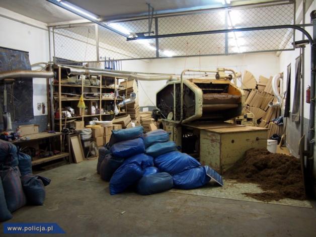 Nielegalna wytwórnia papierosów w powiecie otwockim 