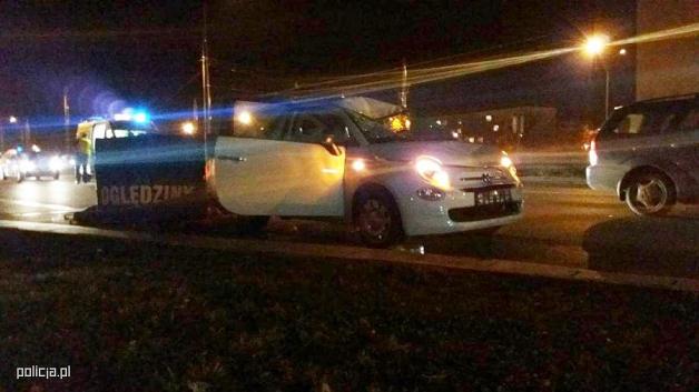 Śmiertelne potrącenia na drogach. Policja apeluje do pieszych: noście odblaski!