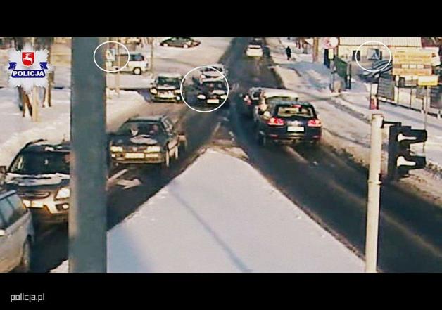 Wyprzedzał na przejściu potrącił pieszego! 